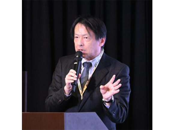 講師