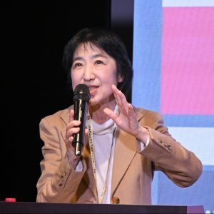 講師