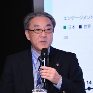 講師