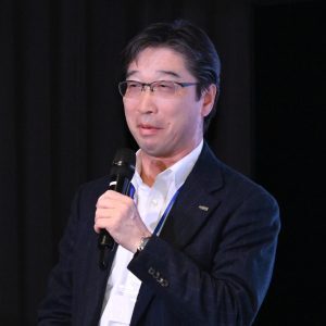 講師