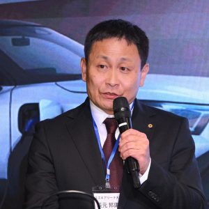 講師